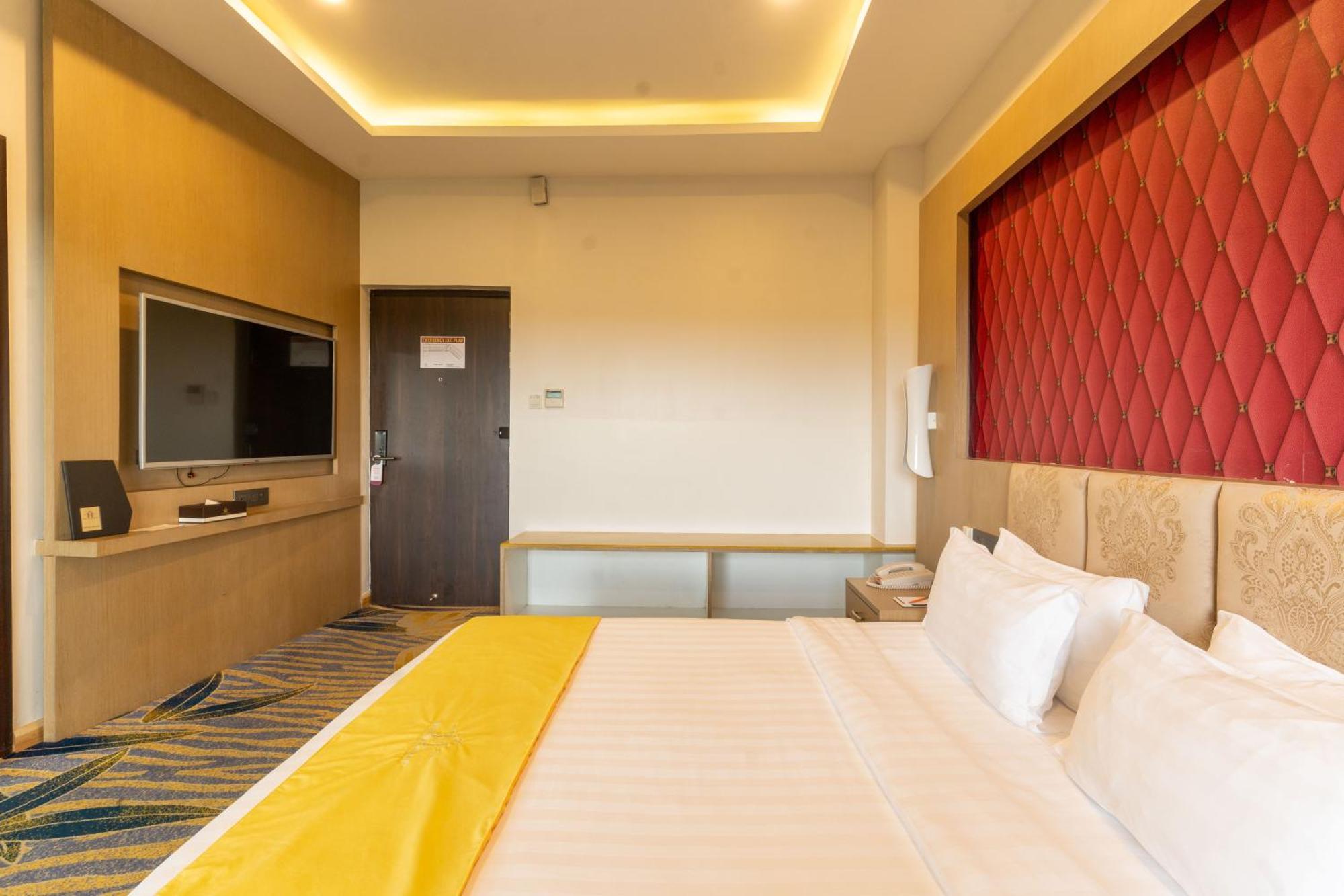 Hotel Mechi Crown Kakarvitta Екстериор снимка