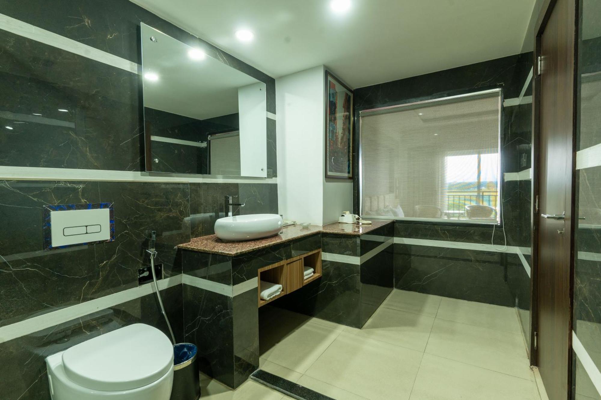 Hotel Mechi Crown Kakarvitta Екстериор снимка